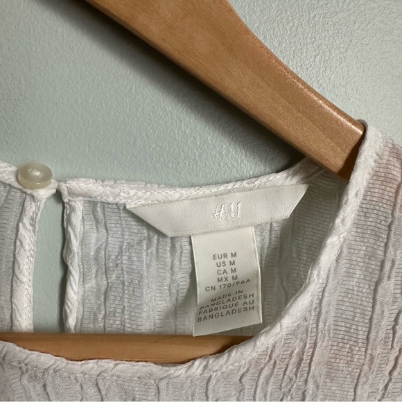 White H&M Puff Sleeve Blouse in size US M - Picture 3 of 7